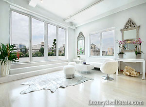 Warburg Realty Partnership, Ltd. presents this week&rsquo;s Featured Property, a luxurious duplex in New York City. The top 2 floors include 5 bedrooms, 6.5 baths, large kitchen and living room, and LOTS of amenities. Listed for $22,500,000.